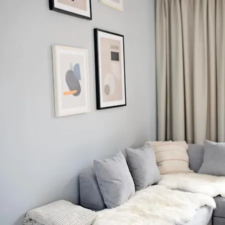 Cozy Modern In The Old Town - Hlavna Street