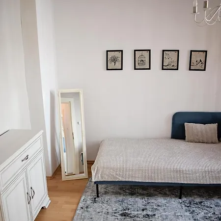 Apartment Cozy Modern In The Old Town - Hlavna Street