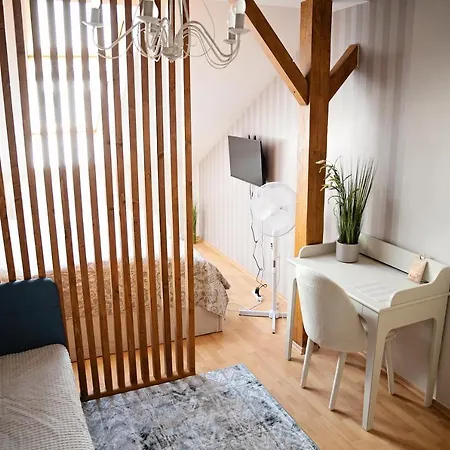 Cozy Modern In The Old Town - Hlavna Street