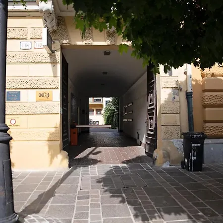 Cozy Modern In The Old Town - Hlavna Street Apartment Kosice