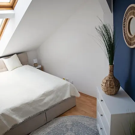 Cozy Modern In The Old Town - Hlavna Street Apartment *